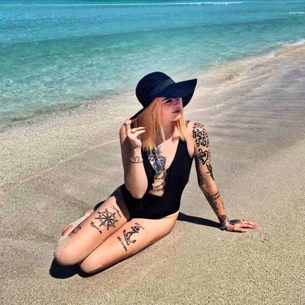 Meet your Posher, Hayley